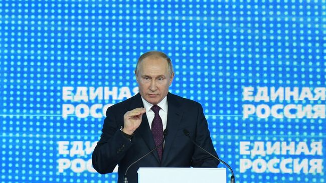 Президент РФ Владимир Путин выступает на пленарном заседании XIX съезда Всероссийской политической партии Единая Россия Президент РФ Владимир Путин выступает на пленарном заседании XIX съезда Всероссийской политической партии Единая Россия