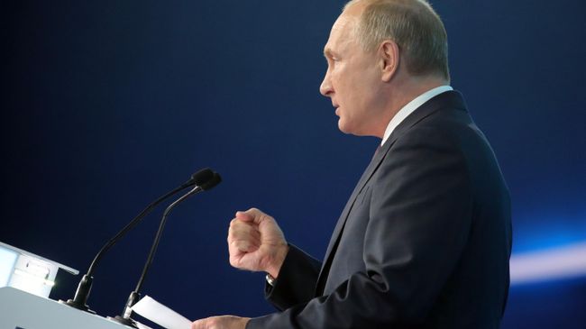 Президент РФ В. Путин и премьер-министр РФ Д. Медведев приняли участие в съезде партии Единая Россия Президент РФ В. Путин и премьер-министр РФ Д. Медведев приняли участие в съезде партии Единая Россия