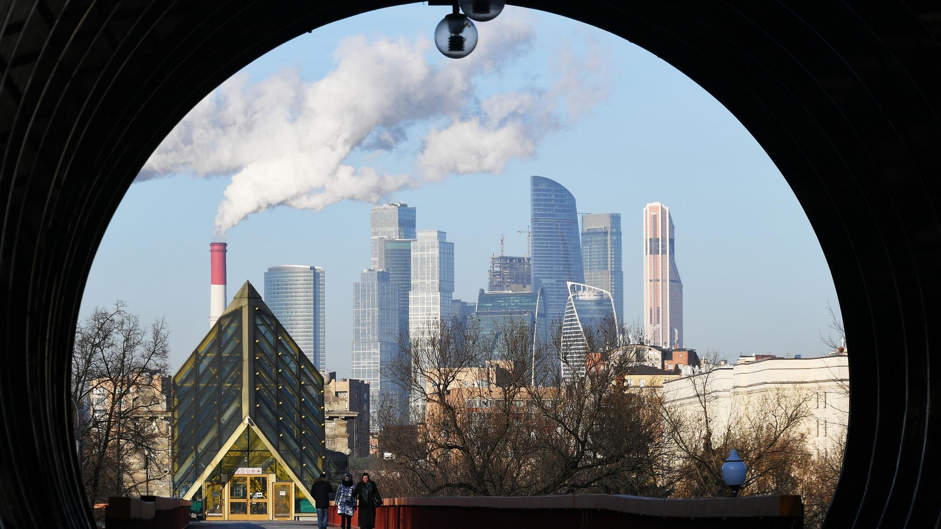 Пушкинский пешеходный мост в Москве Пушкинский пешеходный мост в Москве - РИА Новости, 1920, 28.02.2021