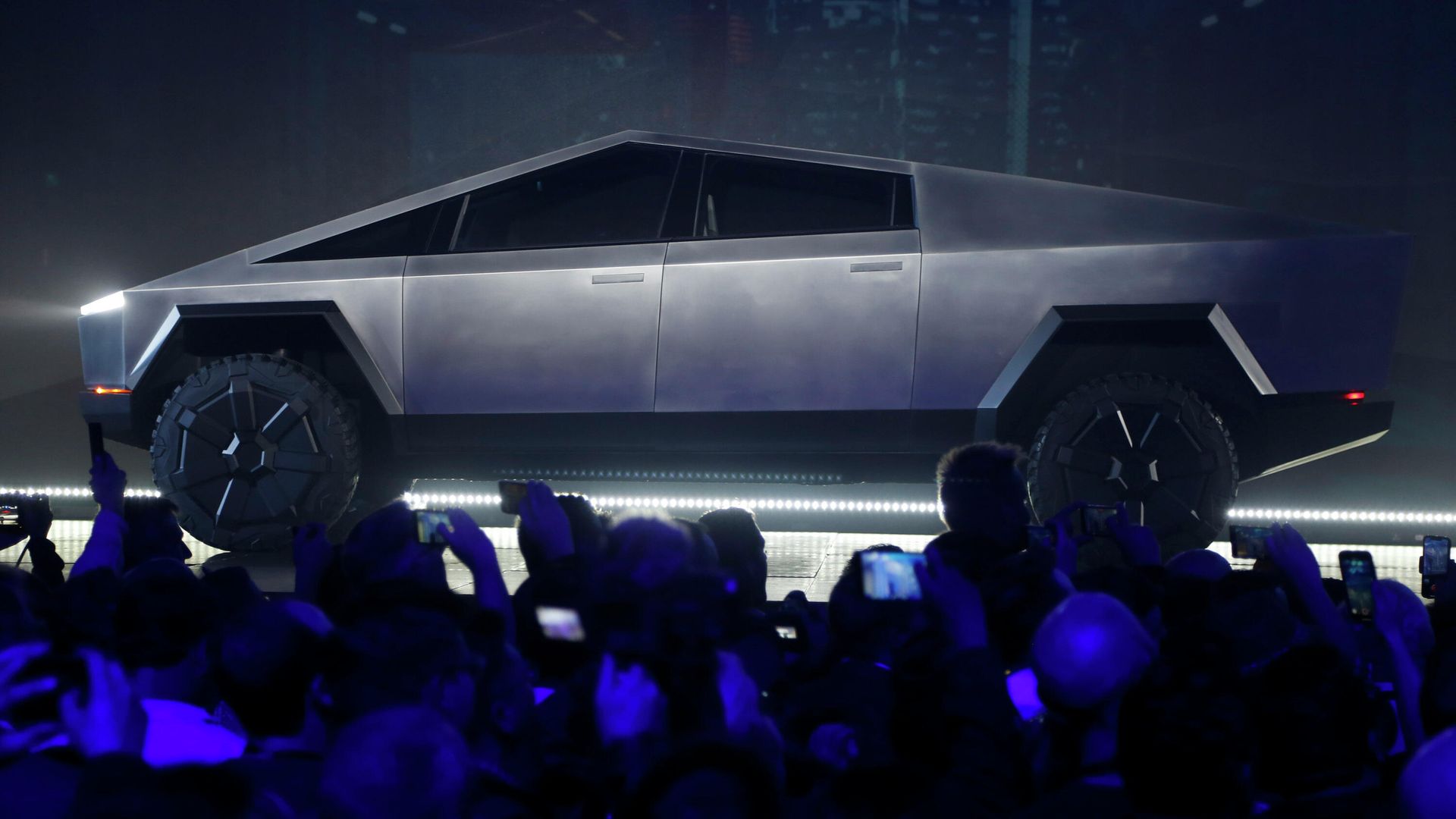 Автомобиль Tesla Cybertruck Автомобиль Tesla Cybertruck - РИА Новости, 1920, 02.06.2021