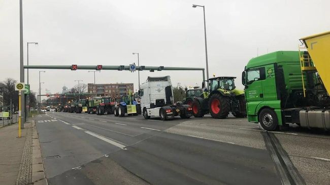 Акция протеста немецких фермеров в Берлине Акция протеста немецких фермеров в Берлине
