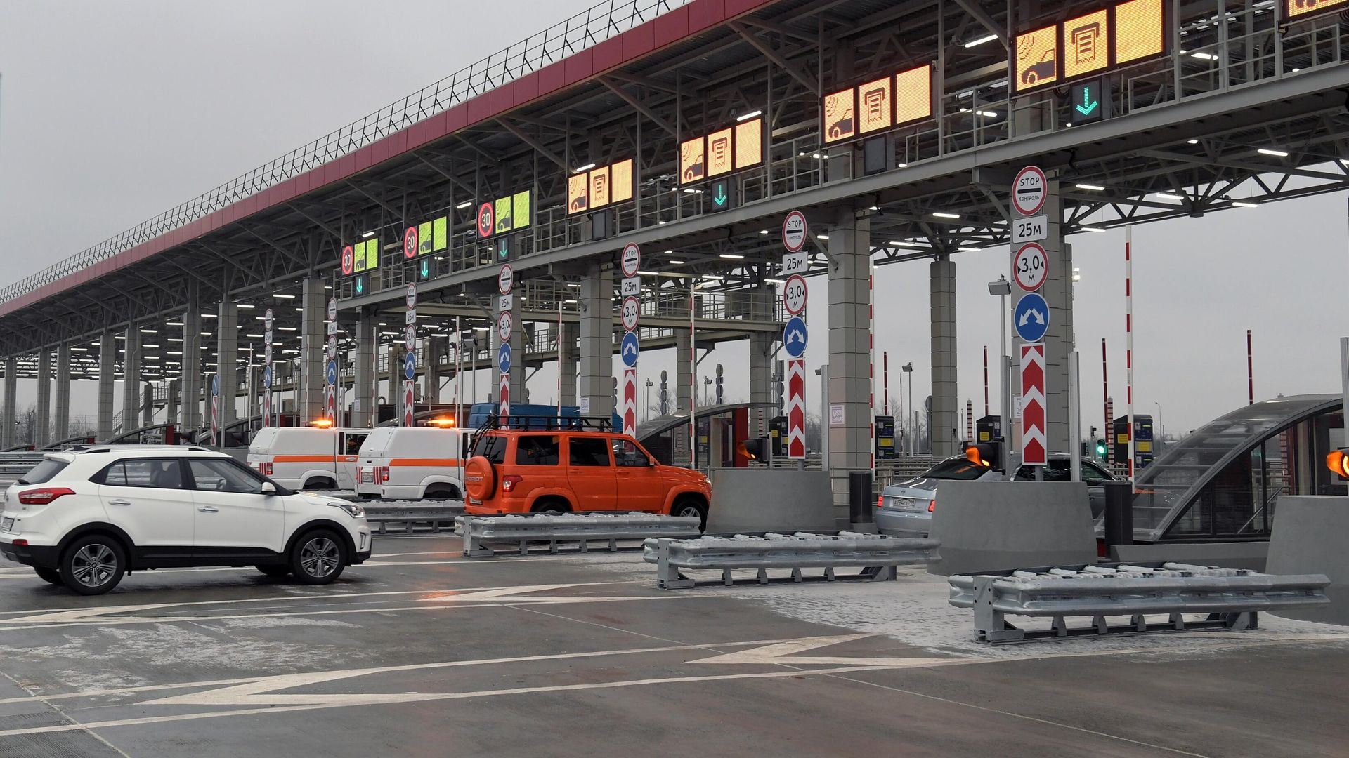 Пункт взимания платы скоростной платной трассы М-11 Москва - Санкт-Петербург Пункт взимания платы скоростной платной трассы М-11 Москва - Санкт-Петербург - РИА Новости, 1920, 28.12.2023