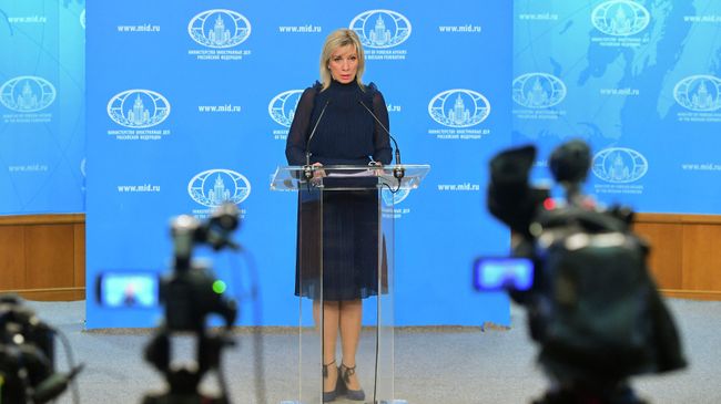 Официальный представитель Министерства иностранных дел России Мария Захарова во время брифинга Официальный представитель Министерства иностранных дел России Мария Захарова во время брифинга
