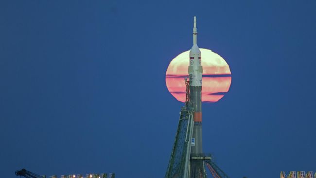 Суперлуние на космодроме Байконур Суперлуние на космодроме Байконур