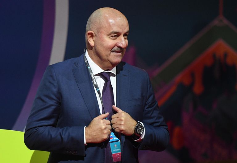 Главный тренер сборной России Станислав Черчесов Главный тренер сборной России Станислав Черчесов