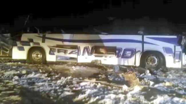 Пассажирский автобус, упавший с моста в Забайкальском крае Пассажирский автобус, упавший с моста в Забайкальском крае