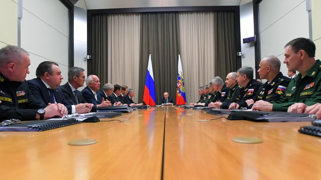 Владимир Путин проводит совещание по вопросам военного строительства и развития военно-промышленного комплекса Владимир Путин проводит совещание по вопросам военного строительства и развития военно-промышленного комплекса