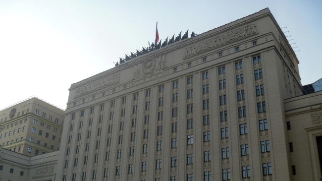 Комплекс зданий Министерства обороны Российской Федерации на Фрунзенской набережной в Москве. Архитекторы Лев Руднев, Владимир Мунц. 1938-51 гг. Комплекс зданий Министерства обороны Российской Федерации на Фрунзенской набережной в Москве. Архитекторы Лев Руднев, Владимир Мунц. 1938-51 гг.