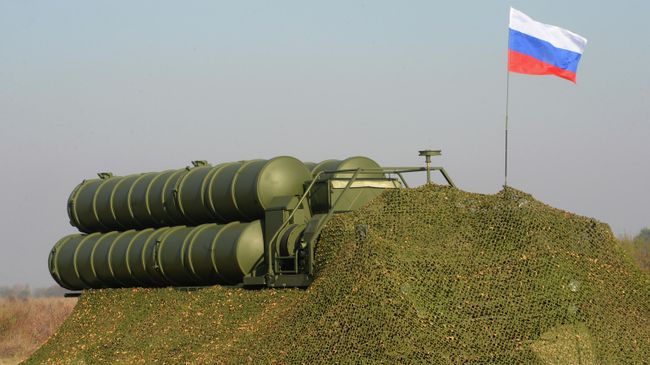 ЗРК С-400 на совместных российско-сербских учениях в Белграде ЗРК С-400 на совместных российско-сербских учениях в Белграде