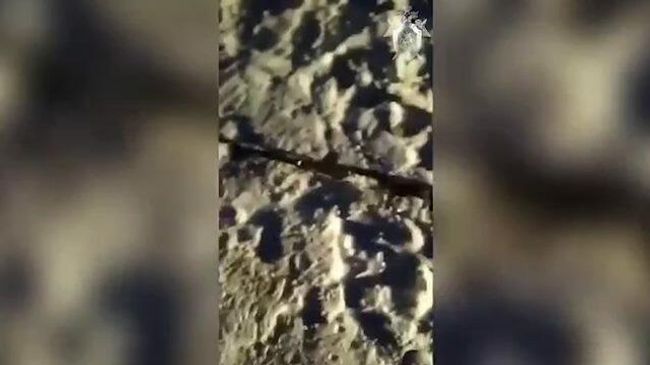 СК показал видео с оружием, изъятым у стрелявшего в людей пермяка СК показал видео с оружием, изъятым у стрелявшего в людей пермяка