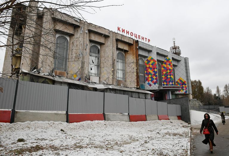 Снос киноцентра Соловей на Красной Пресне в Москве