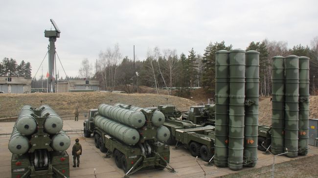 Заступление на боевое дежурство ЗРС С-300ПМ2 в 108-м зенитном ракетном полку Заступление на боевое дежурство ЗРС С-300ПМ2 в 108-м зенитном ракетном полку