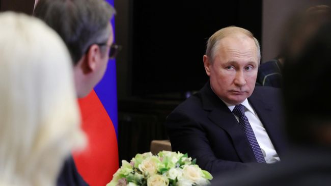 Президент РФ Владимир Путин во время встречи с президентом Сербии Александром Вучичем Президент РФ Владимир Путин во время встречи с президентом Сербии Александром Вучичем
