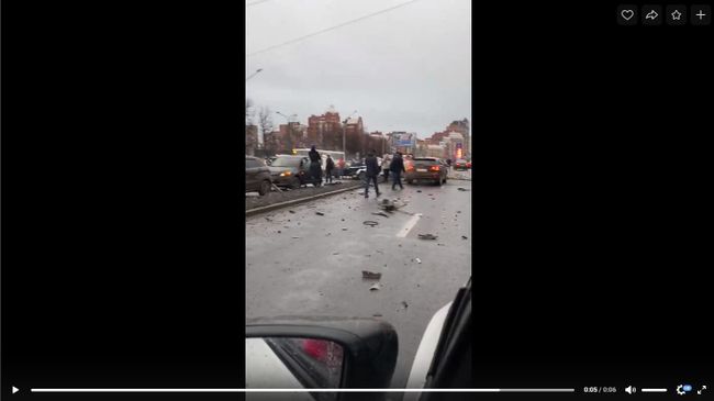 В Петербурге два человека пострадали в ДТП с участием 13 автомобилей В Петербурге два человека пострадали в ДТП с участием 13 автомобилей