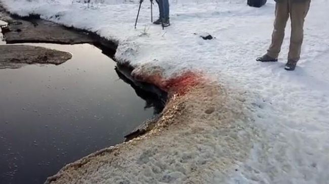 В Омской области нашли озеро из крови В Омской области нашли озеро из крови