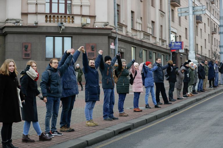 Протестующие   во время митинга в центре Минска, Беларусь. 7 декабря 2019