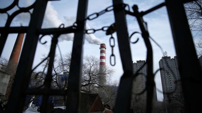 Труба угольной отопительной станции в Харбине, провинция Хэйлунцзян, Китай Труба угольной отопительной станции в Харбине, провинция Хэйлунцзян, Китай