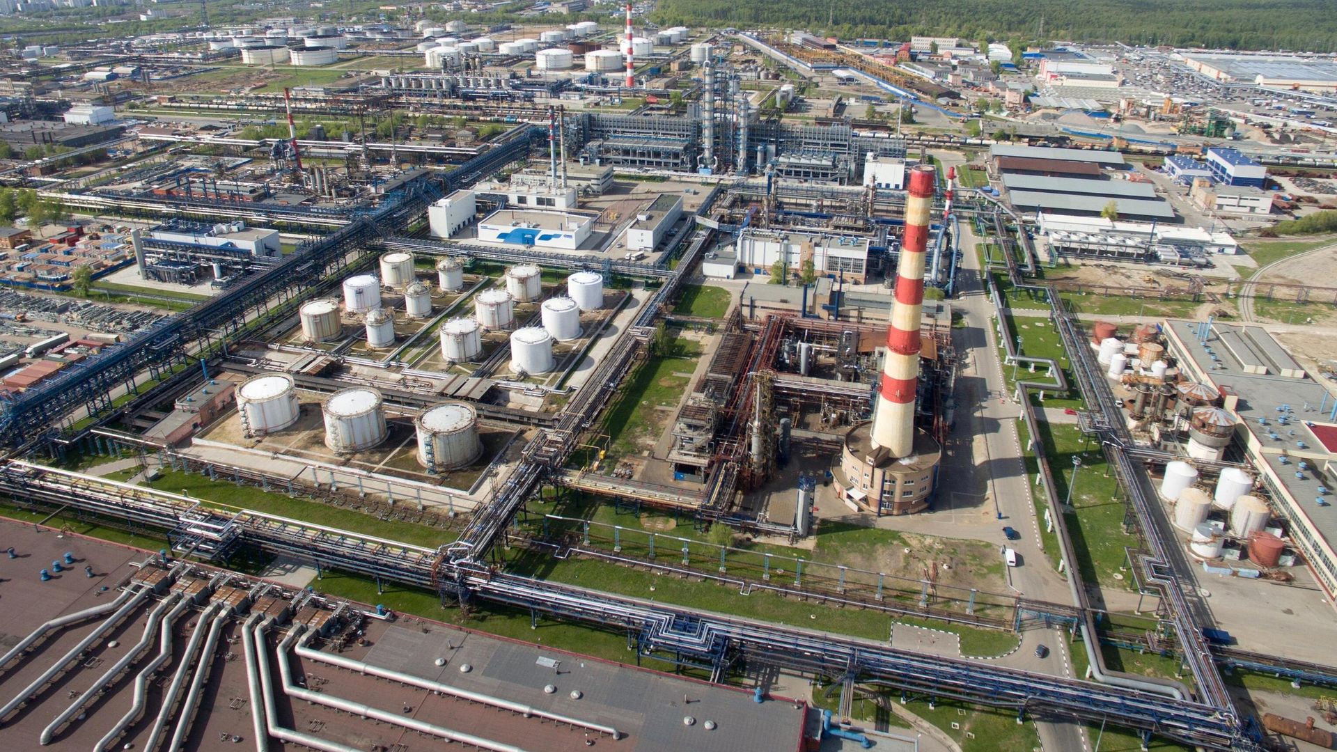 Московский НПЗ остановил прием нефти из-за нештатной ситуации Московский НПЗ остановил прием нефти из-за нештатной ситуации - РИА Новости, 1920, 18.05.2021