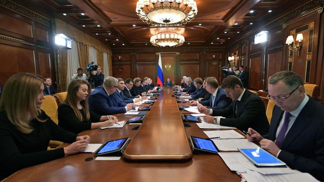 Председатель правительства РФ Дмитрий Медведев проводит заседание президиума Совета при президенте РФ по стратегическому развитию и национальным проектам.