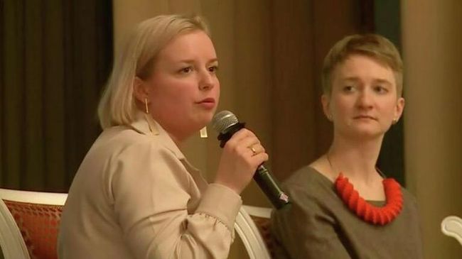 Скриншот видео выступления начальника отдела по молодежной политике администрации города Сосновый Бор в Ленинградской области Александры Поздняковой Скриншот видео выступления начальника отдела по молодежной политике администрации города Сосновый Бор в Ленинградской области Александры Поздняковой