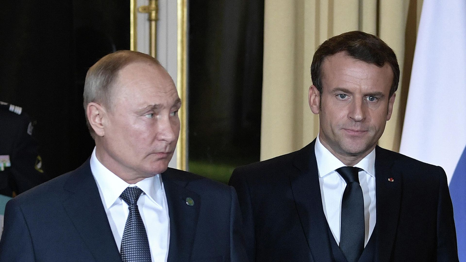 Президенты России и Франции Владимир Путин и Эммануэль Макрон - РИА Новости, 1920, 06.12.2022
