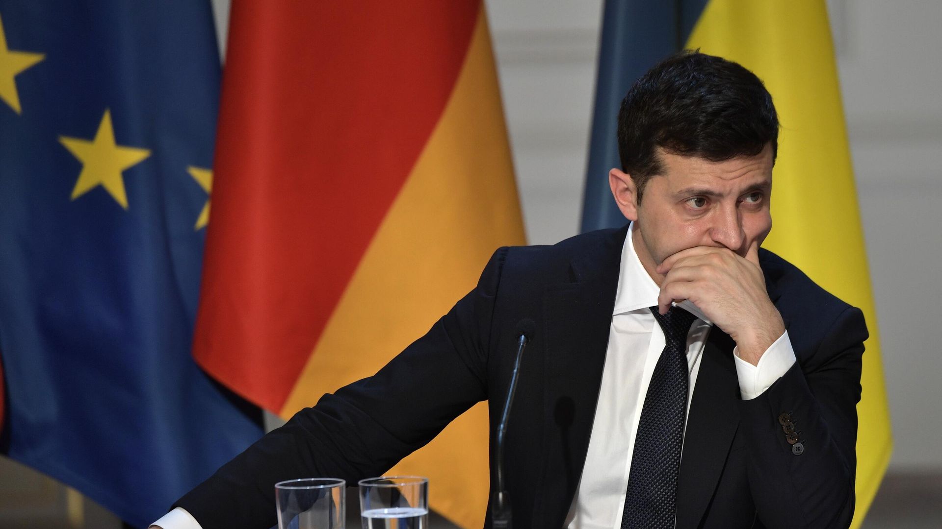 Президент Украины Владимир Зеленский на пресс-конференции по итогам встречи в нормандском формате в Елисейском дворце Президент Украины Владимир Зеленский на пресс-конференции по итогам встречи в нормандском формате в Елисейском дворце - РИА Новости, 1920, 15.01.2023