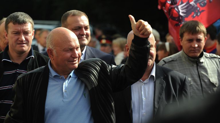 Мэр Москвы Юрий Лужков на открытии ледового дворца Мечта для подготовки фигуристов Мэр Москвы Юрий Лужков на открытии ледового дворца Мечта для подготовки фигуристов