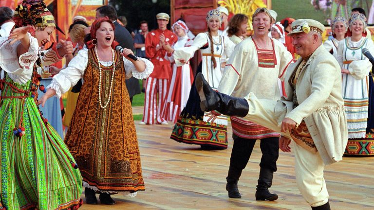 Мэр Москвы Юрий Лужков на церемонии открытия шестого Большого московского фестиваля пива Мэр Москвы Юрий Лужков на церемонии открытия шестого Большого московского фестиваля пива