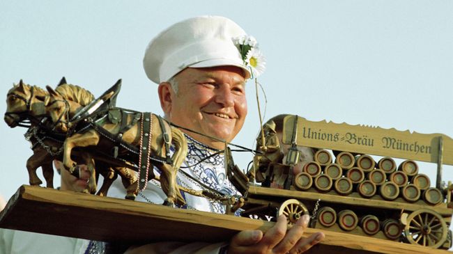 Мэр Москвы Юрий Лужков Мэр Москвы Юрий Лужков