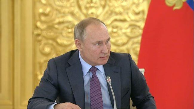 Путин призвал выражать свою позицию законными средствами Путин призвал выражать свою позицию законными средствами
