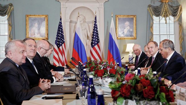 Встреча главы МИД РФ С. Лаврова и госсекретаря США М. Помпео Встреча главы МИД РФ С. Лаврова и госсекретаря США М. Помпео
