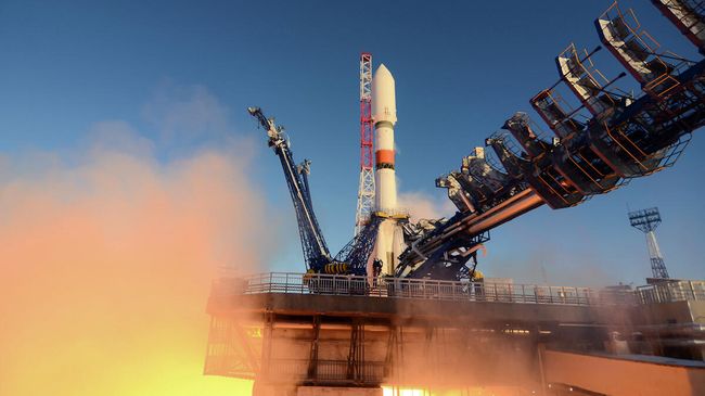 Пуск ракеты-носителя среднего класса Союз-2.1б с космическим аппаратом системы ГЛОНАСС с космодрома Плесецк Пуск ракеты-носителя среднего класса Союз-2.1б с космическим аппаратом системы ГЛОНАСС с космодрома Плесецк
