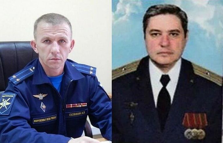 Командир экипажа Александр Склянкин и заместитель командира Кореновского полка по летной подготовке и эскадрильи Ми-28 Руслан Кушниренко