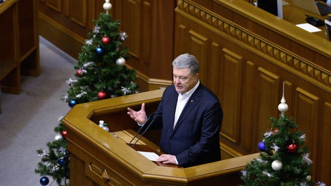 Бывший президент Украины, лидер партии Европейская солидарность Петр Порошенко на заседании Верховной рады Украины в Киеве Бывший президент Украины, лидер партии Европейская солидарность Петр Порошенко на заседании Верховной рады Украины в Киеве