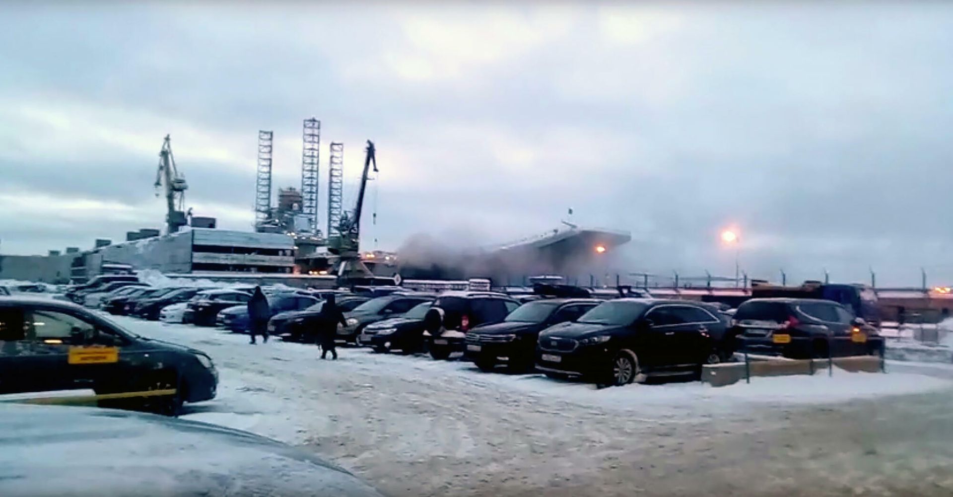 Пожар на авианосце Адмирал Кузнецов Пожар на авианосце Адмирал Кузнецов - РИА Новости, 1920, 24.12.2020