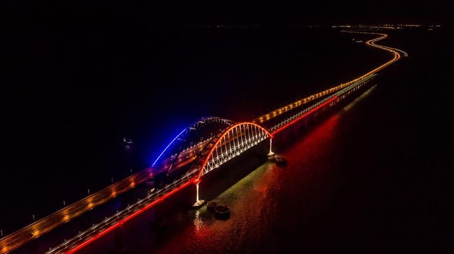 Ночная подсветка Крымского Моста Ночная подсветка Крымского Моста