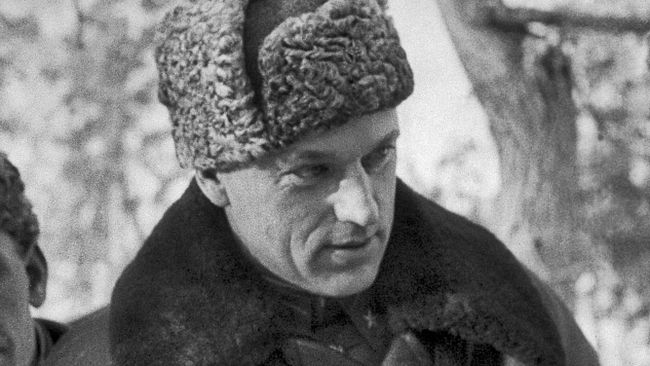 Генерал-лейтенант Константин Рокоссовский. Декабрь 1941 года. Кадр из документального фильма Москвичи в 1941 году.