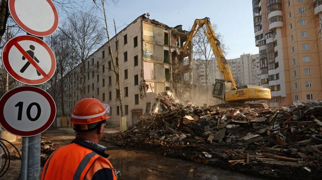 Снос ветхого жилого дома Снос ветхого жилого дома