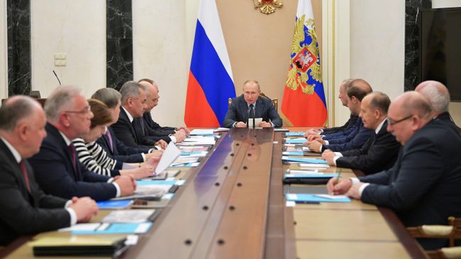 Президент РФ Владимир Путин проводит заседание Комиссии по вопросам военно-технического сотрудничества с иностранными государствами Президент РФ Владимир Путин проводит заседание Комиссии по вопросам военно-технического сотрудничества с иностранными государствами