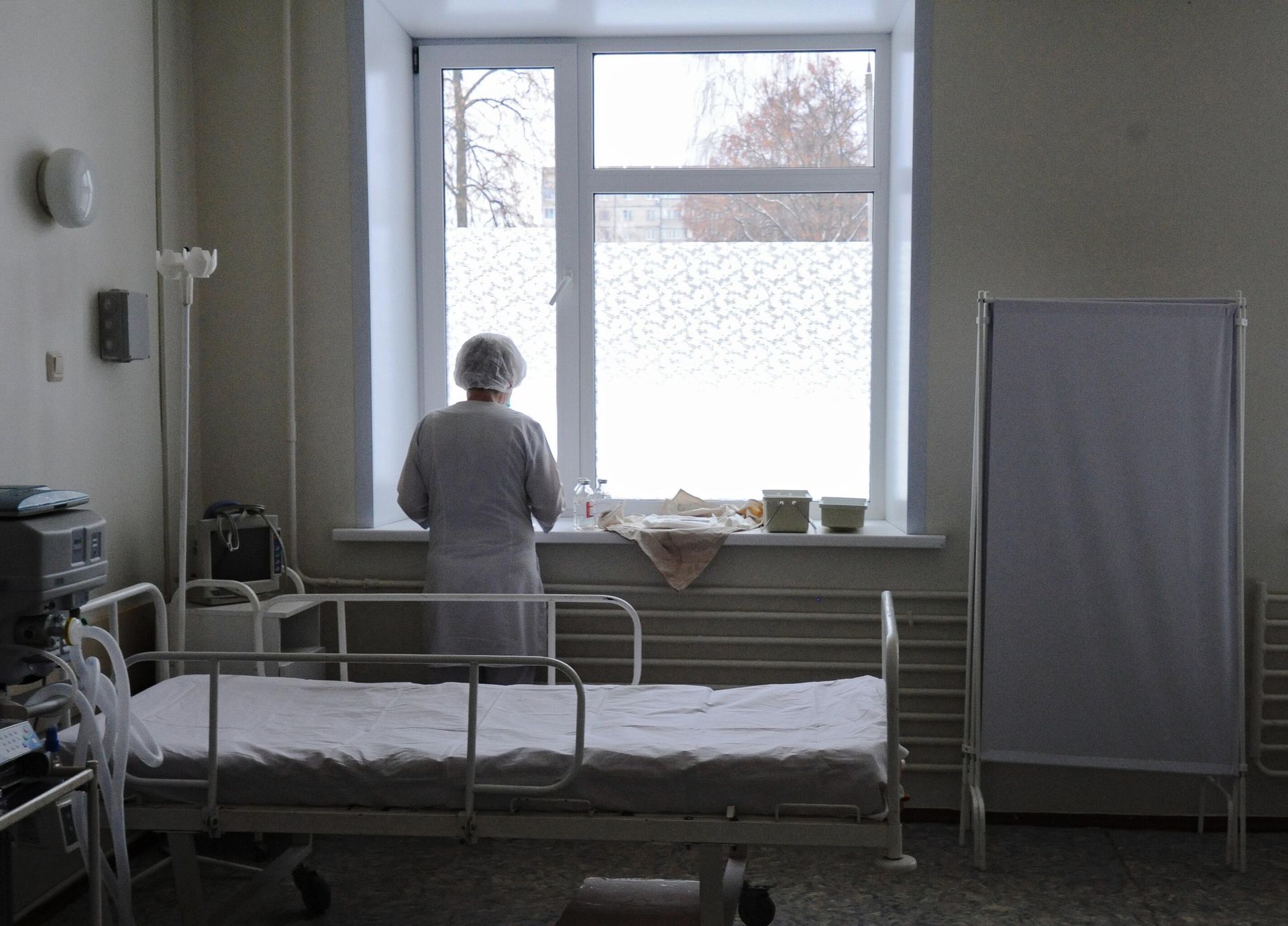 Медицинская сестра в больничной палате Медицинская сестра в больничной палате - РИА Новости, 1920, 11.07.2025