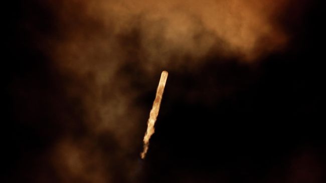 Запуск ракеты-носителя Falcon 9 со спутником связи JCSAT 18/Kacific 1 с космодрома на мысе Канаверал Запуск ракеты-носителя Falcon 9 со спутником связи JCSAT 18/Kacific 1 с космодрома на мысе Канаверал