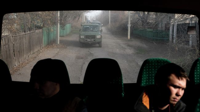 Украинская военная техника возле линии соприкосновения в Катериновке, Луганская область Украинская военная техника возле линии соприкосновения в Катериновке, Луганская область