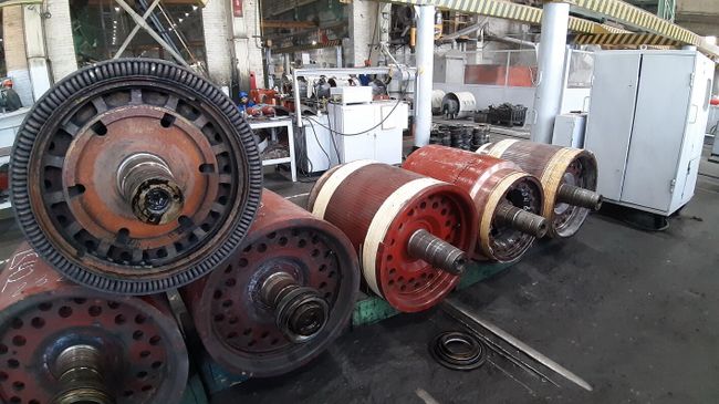 Слесарь по ремонту электрооборудования на станции Инская умышленно испортил двигатели электровозов на сумму более 2,7 миллиона рублей Слесарь по ремонту электрооборудования на станции Инская умышленно испортил двигатели электровозов на сумму более 2,7 миллиона рублей