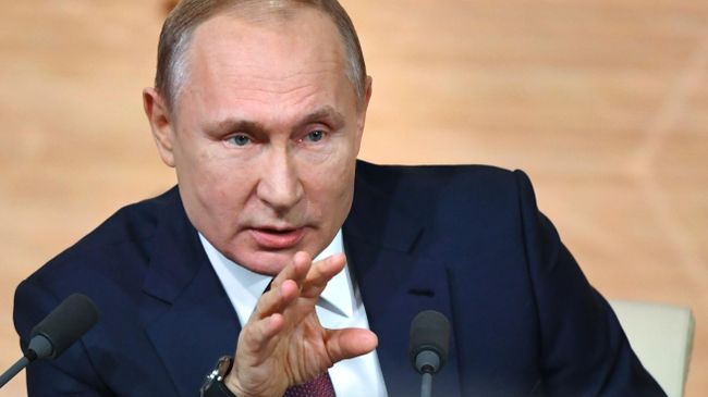 Президент РФ Владимир Путин на большой ежегодной пресс-конференции