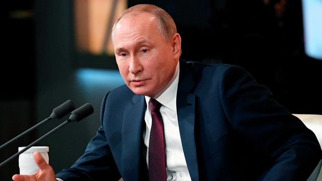 Президент РФ Владимир Путин на ежегодной большой пресс-конференции Президент РФ Владимир Путин на ежегодной большой пресс-конференции
