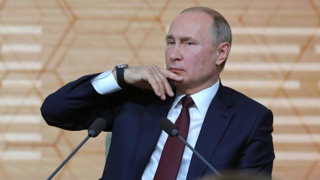 Президент РФ Владимир Путин на большой ежегодной пресс-конференции Президент РФ Владимир Путин на большой ежегодной пресс-конференции