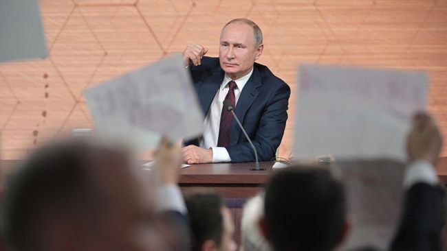 Президент РФ Владимир Путин на большой ежегодной пресс-конференции Президент РФ Владимир Путин на большой ежегодной пресс-конференции