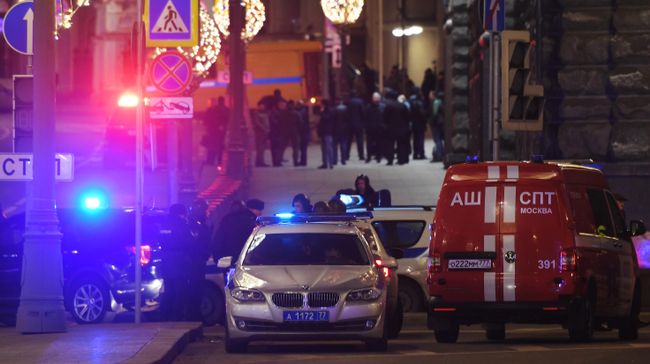 У здания ФСБ на Лубянской площади в Москве, где произошла стрельба У здания ФСБ на Лубянской площади в Москве, где произошла стрельба