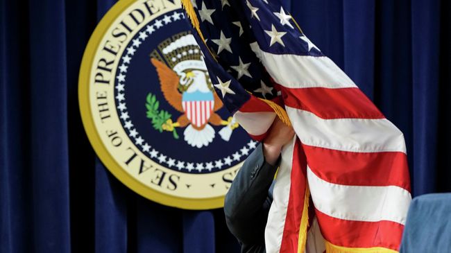 Флаг США в Белом доме Флаг США в Белом доме