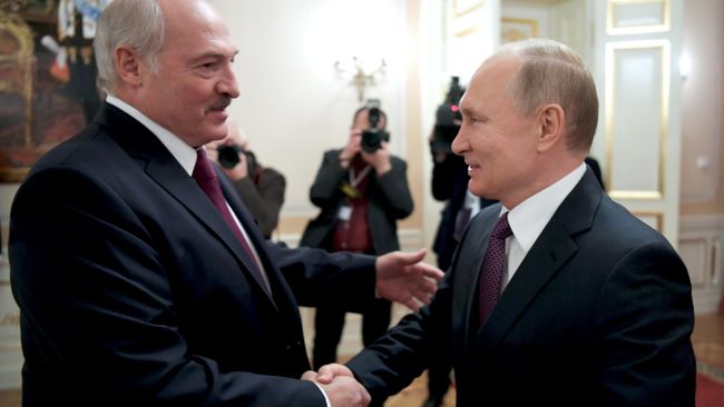 Президент РФ Владимир Путин и президент Белоруссии Александр Лукашенко